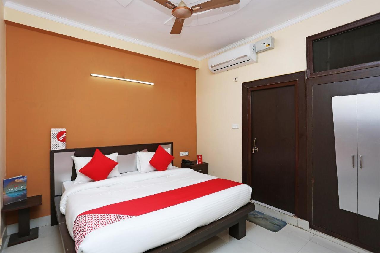 Vaccinated Staff- Oyo 22654 Hotel Rose & Petals Ghaziabad Exterior foto