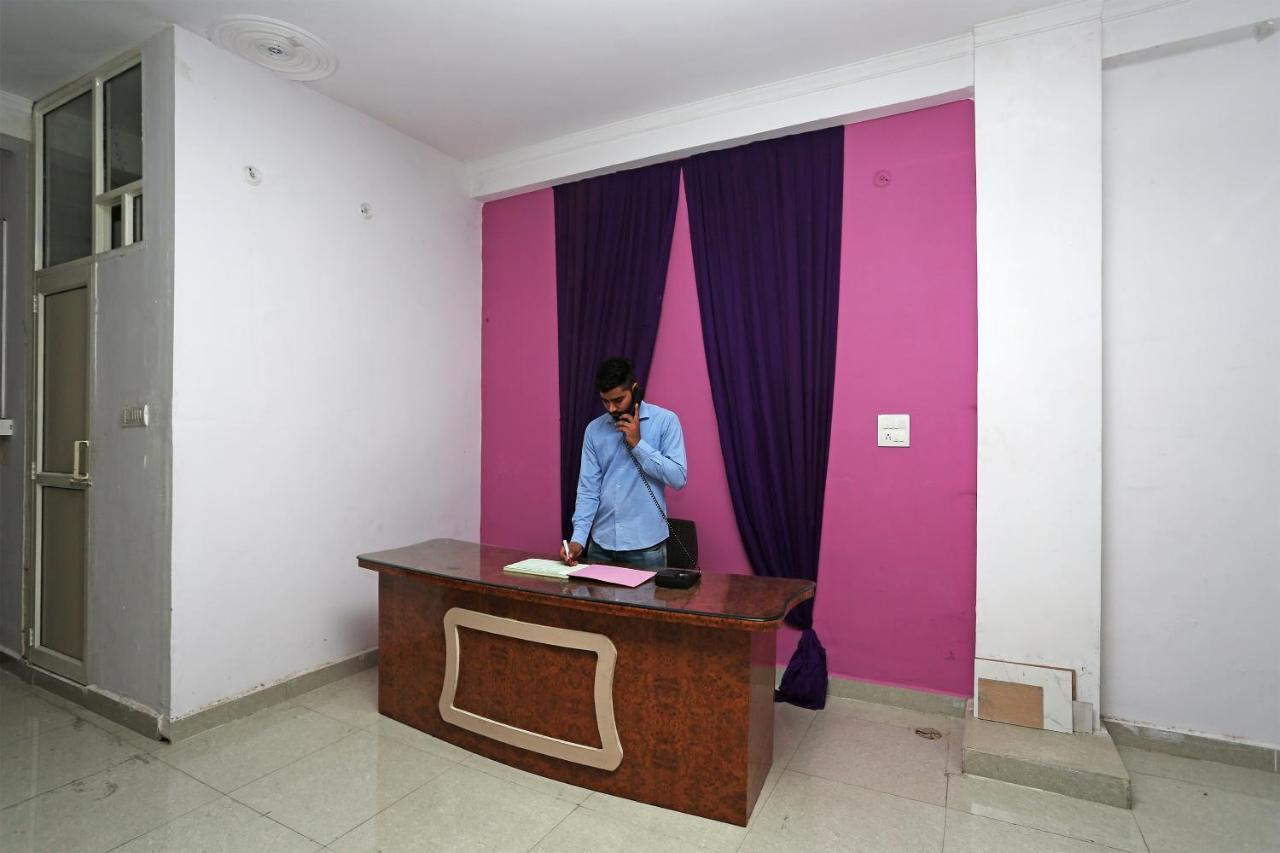 Vaccinated Staff- Oyo 22654 Hotel Rose & Petals Ghaziabad Exterior foto